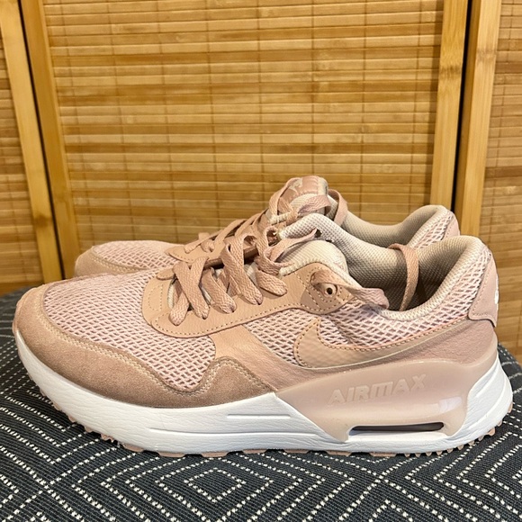 Nike Air Max Systm , clean with a lot of life left in these stylish shoes. - Picture 5 of 7